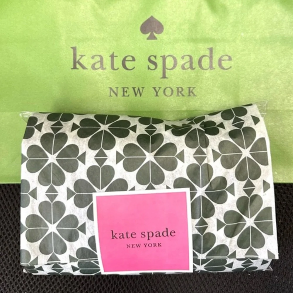 NEW Kate Spade Mikas Pond Slim Passport Holder Case WLRU1811 Leather Cliff Grey